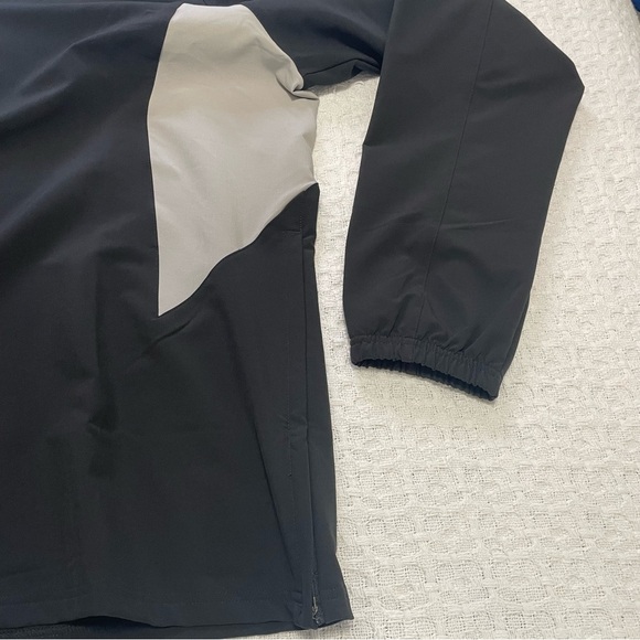 New Balance Black and Gray Half-Zip Jacket~ Size Large ~ Great Casual - Picture 8 of 10